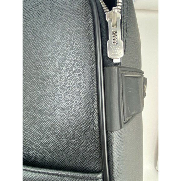 LOUIS VUITTON Luggage Taiga Pegase 60 Ardoise Rolling Suitcase Carryon - Picture 10 of 12